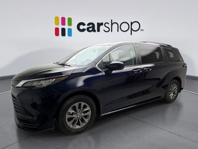 Used 2022 Toyota Sienna LE w/ LE Plus Package