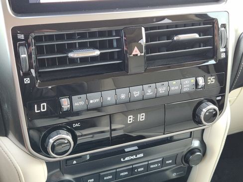 Used 2023 Lexus GX 460 Premium w/ Premium Package AWD/4WD image 11