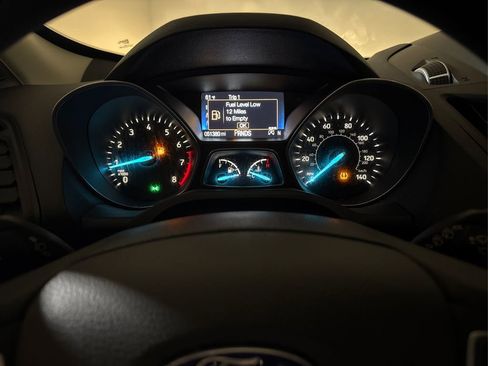 Used 2019 Ford Escape SE image 19