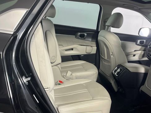 Used 2023 Kia Sorento SX Prestige image 30