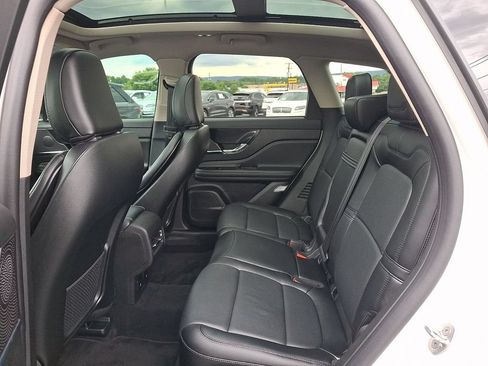 Certified 2025 Lincoln Corsair Reserve w/ Jet Appearance Package AWD/4WD image 10