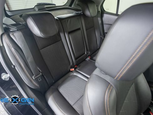 Used 2022 Chevrolet Trax LT w/ Midnight Edition AWD/4WD image 36