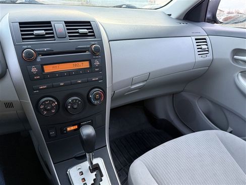 Used 2010 Toyota Corolla image 10