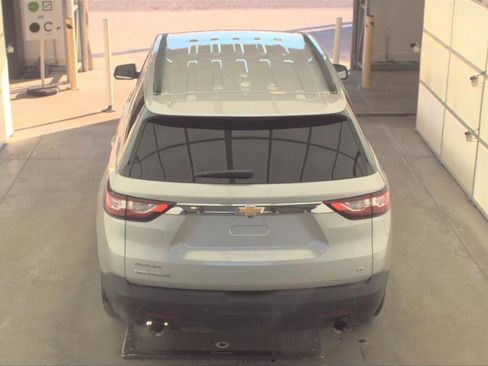 Used 2021 Chevrolet Traverse LT image 10