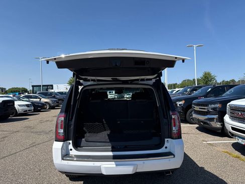 Used 2018 GMC Yukon Denali w/ Denali Ultimate Package AWD/4WD image 8