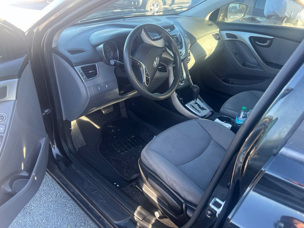 Used 2011 Hyundai Elantra GLS FWD image 1