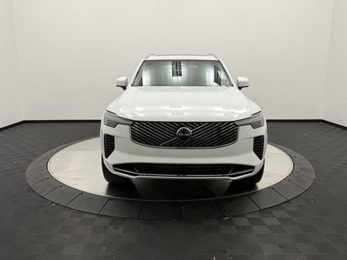 New 2026 Volvo XC90 B5 Core image 2