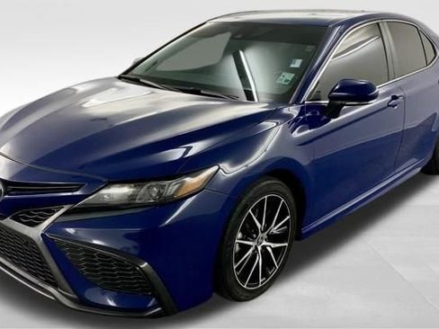Used 2023 Toyota Camry SE w/ Convenience Package FWD image 4