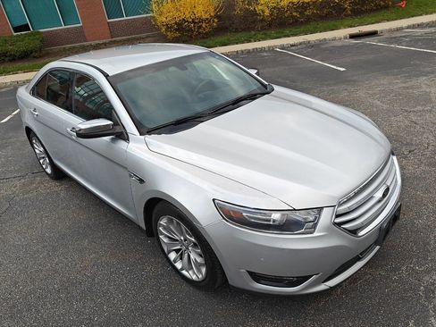 Used 2014 Ford Taurus Limited image 33