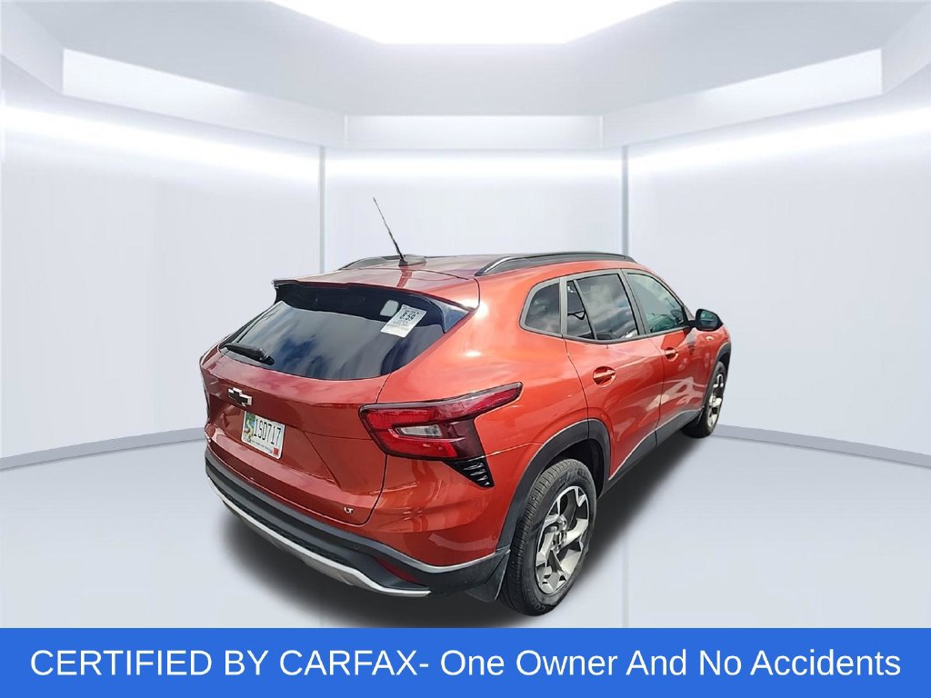 Used 2024 Chevrolet Trax LT w/ Driver Confidence Package FWD image 2