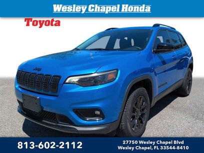Used 2023 Jeep Cherokee Altitude Lux