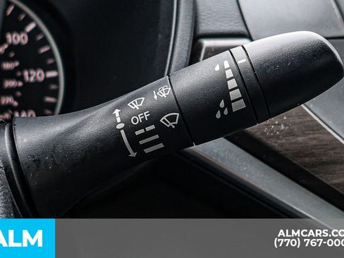 Used 2025 Nissan Altima 2.5 SV FWD image 32
