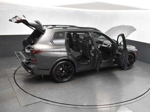 Used 2026 BMW X7 xDrive40i w/ Executive Package AWD/4WD image 52