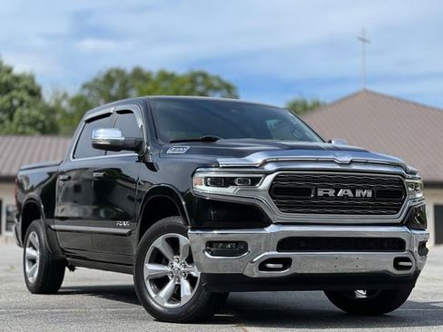 Used 2019 RAM 1500 Limited RWD image 3