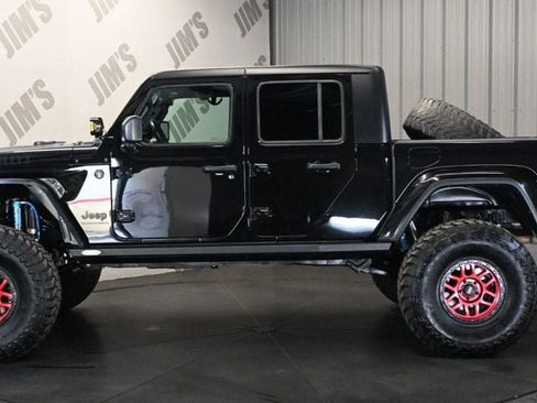 Used 2023 Jeep Gladiator Sport AWD/4WD image 8