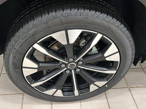 Used 2026 Volvo XC60 B5 Plus w/ Climate Package image 31