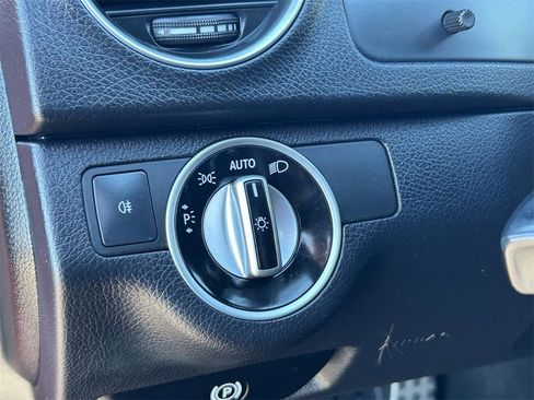 Used 2012 Mercedes-Benz C 250 Sedan w/ Comand Single Disc Pkg image 26