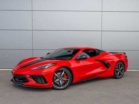 Used 2022 Chevrolet Corvette Stingray Premium Conv w/ Z51 Performance Package RWD image 2
