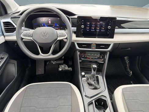 New 2026 Volkswagen Taos SE FWD image 27