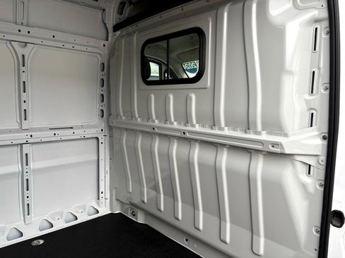 Used 2024 RAM ProMaster 2500 w/ Quick Order Package 22G SLT image 17