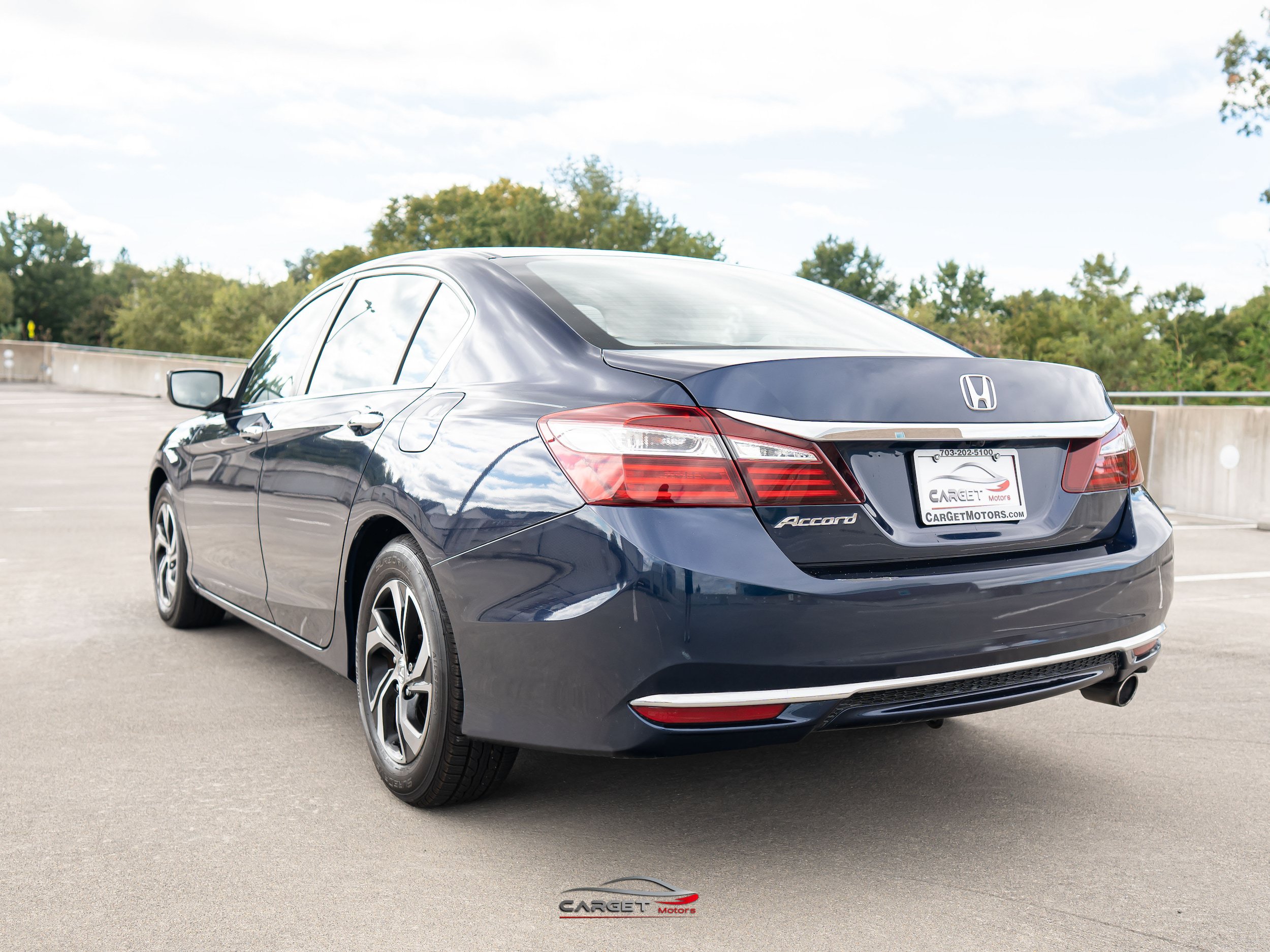 Used 2017 Honda Accord LX image 4