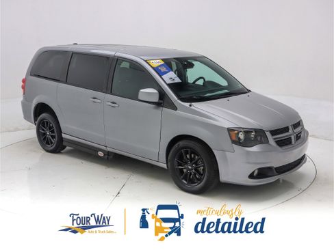 Used 2019 Dodge Grand Caravan GT image 2