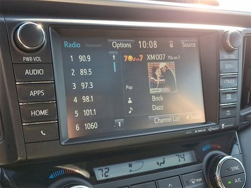 Used 2018 Toyota RAV4 Limited image 17