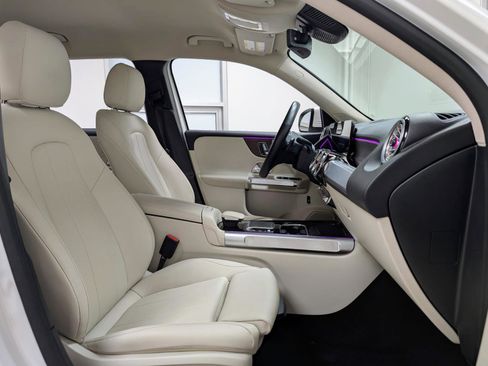 Used 2023 Mercedes-Benz EQB 300 4MATIC w/ Exclusive Package image 25