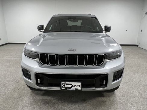 Used 2023 Jeep Grand Cherokee Overland image 3