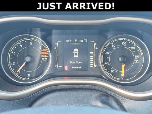 Used 2016 Jeep Cherokee 75th Anniversary FWD image 21