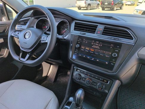 Used 2021 Volkswagen Tiguan SE w/ Panoramic Sunroof Package FWD image 36
