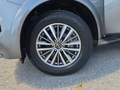 Used 2024 Nissan Armada SL w/ Captain's Chairs Package image 31