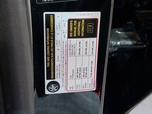 Used 2021 Mercedes-Benz GLE 350 4MATIC w/ Premium Package image 26