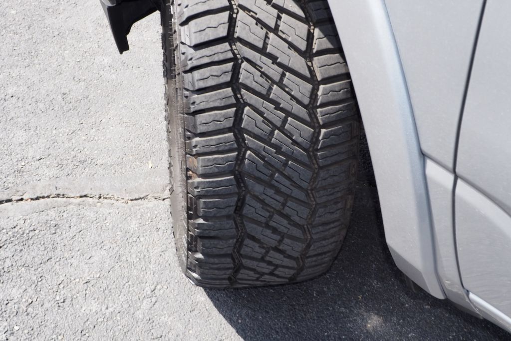 Used 2022 RAM 1500 Laramie AWD/4WD image 10