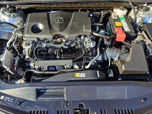 Used 2021 Toyota Camry SE image 28