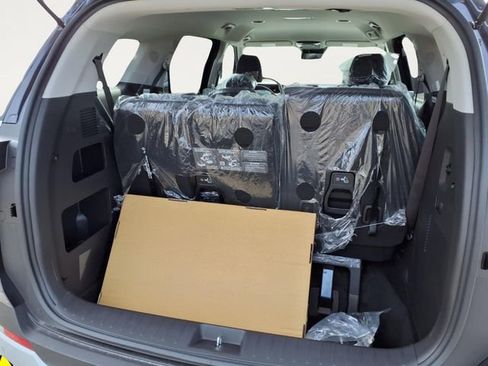 New 2026 Kia Carnival LX image 19