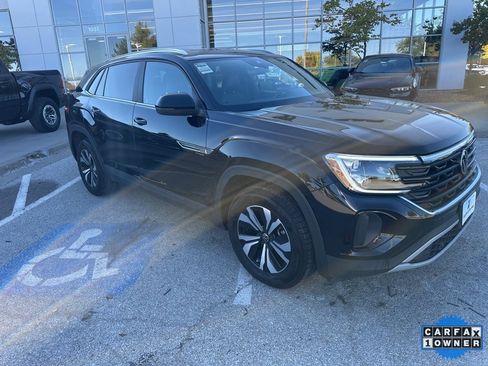 Used 2024 Volkswagen Atlas Cross Sport SE image 40