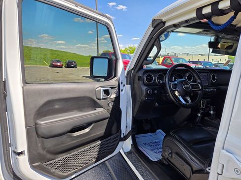 Used 2023 Jeep Wrangler Unlimited Sahara w/ Cold Weather Group AWD/4WD image 11