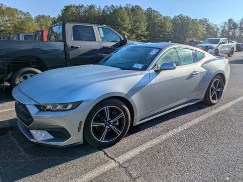 Used 2024 Ford Mustang Premium image 2