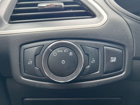 Used 2023 Ford Edge SEL image 15