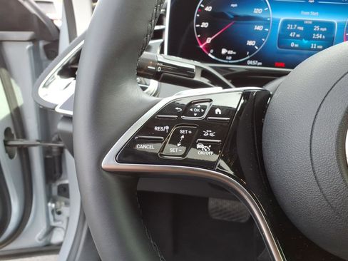 Used 2024 Mercedes-Benz E 350 4MATIC Sedan image 18