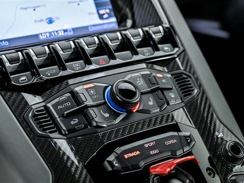 Used 2019 Lamborghini Aventador SVJ AWD/4WD image 33