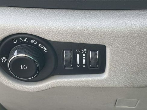 Used 2020 Chrysler Pacifica Touring-L Plus w/ Advanced Safetytec Group FWD image 28
