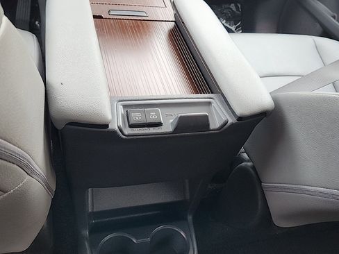 Certified 2023 Toyota Sienna XLE image 24