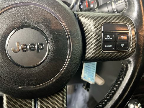 Used 2018 Jeep Wrangler Unlimited Sport w/ Connectivity Group AWD/4WD image 19