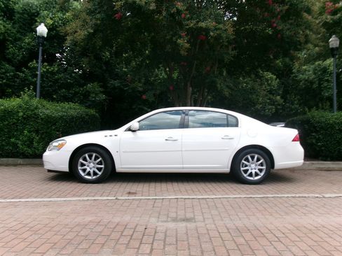 Used 2007 Buick Lucerne CXL w/ Luxury Package FWD image 3