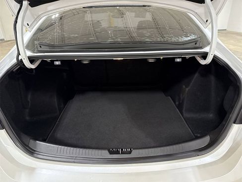 Used 2018 Chevrolet Malibu Premier w/ Premier Sun and Wheel Package image 25