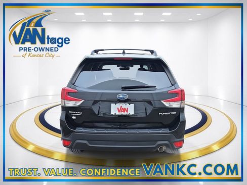 Used 2019 Subaru Forester Limited image 7