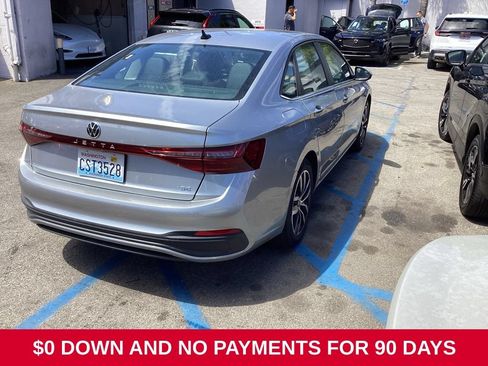 Used 2025 Volkswagen Jetta SE FWD image 8