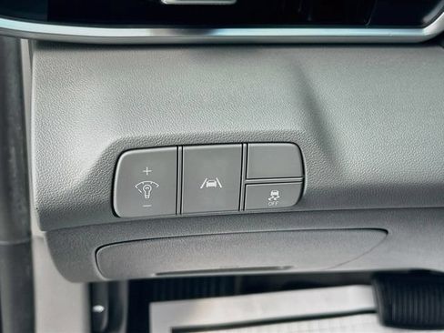 Used 2022 Hyundai Elantra SEL FWD image 15